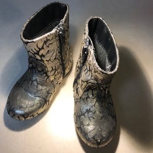 26. Genuine Kids Boots by Oshkosh - Girls size 6